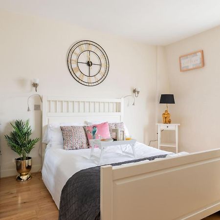 Spacious 1 Bed Oxford Street Apartment - Sleeps 4 لندن المظهر الخارجي الصورة