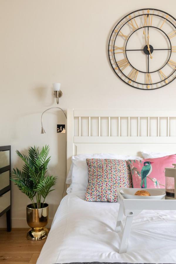 Spacious 1 Bed Oxford Street Apartment - Sleeps 4 لندن المظهر الخارجي الصورة