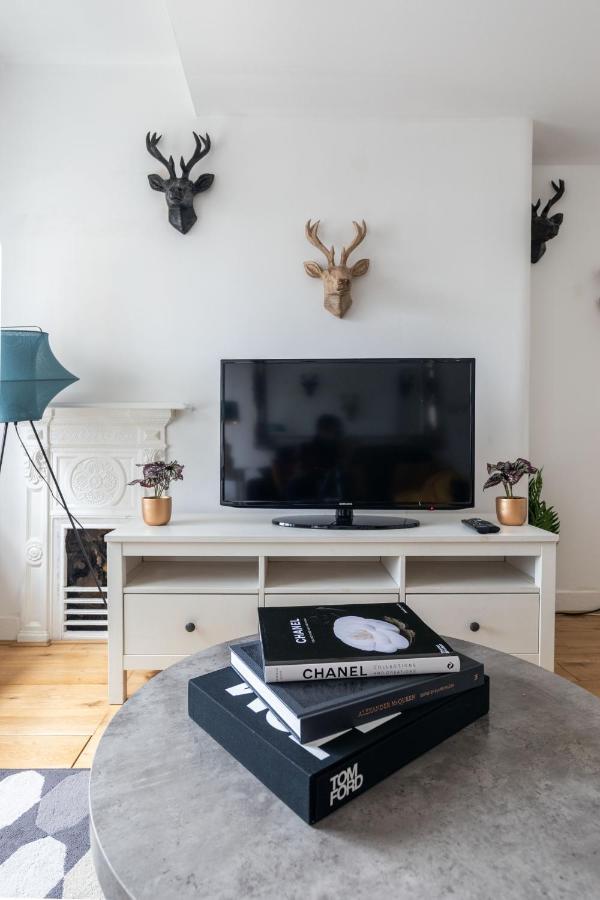 Spacious 1 Bed Oxford Street Apartment - Sleeps 4 لندن المظهر الخارجي الصورة